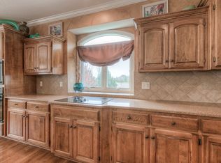 10906 W 143rd Ter, Overland Park, KS 66221