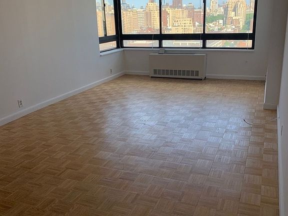 3rd image of 225 W 83rd St APT 17C