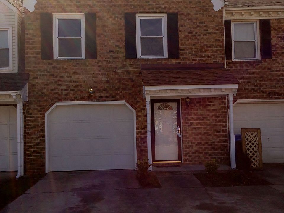 FRONT EXTERIOR-464 SAN ROMAN