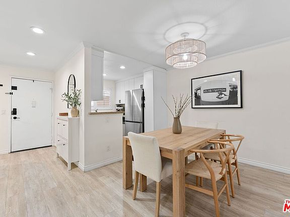 4th image of 5515 Canoga Ave APT 220