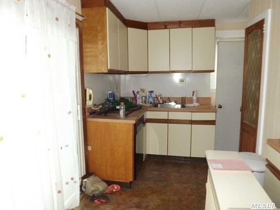 5th image of 12 Franklin St