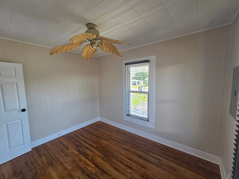 1525 Oak Ave — Photo 20