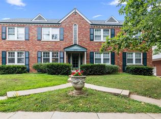 1206 Moorlands Dr #B, Saint Louis, MO 63117
