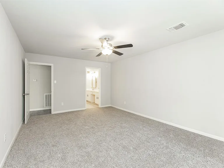21402 Park Royale Dr — Photo 11