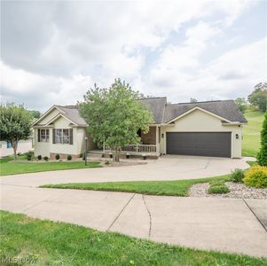 1751 Sandlewood Dr SE, New Philadelphia, OH, 44663