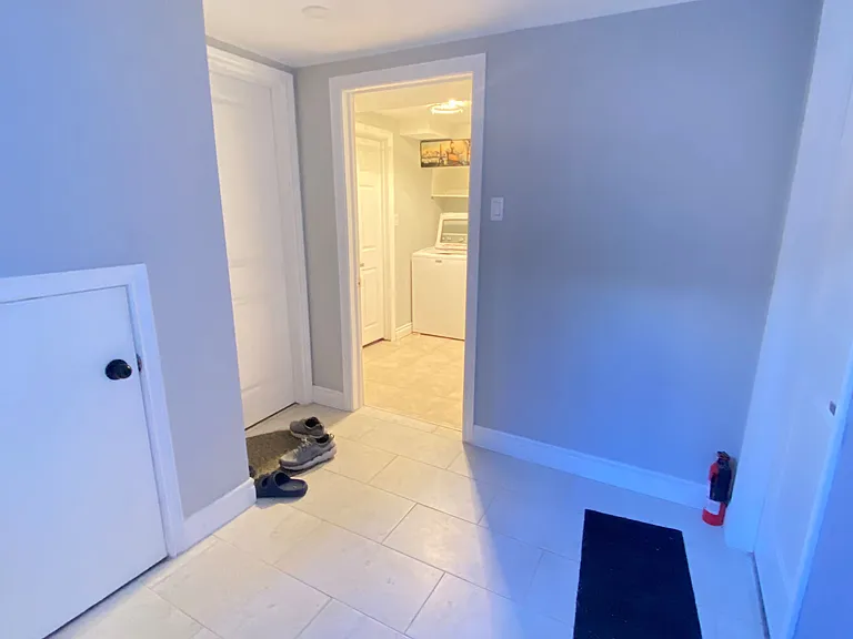 135 Bonham Blvd #BASEMENT — Photo 7