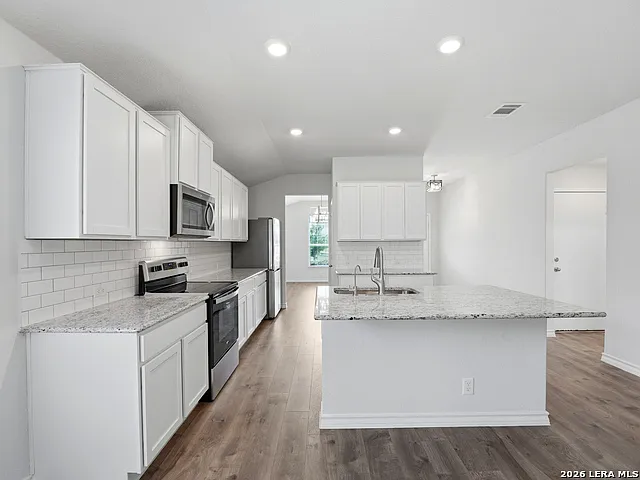 804 Red Riv — Photo 9