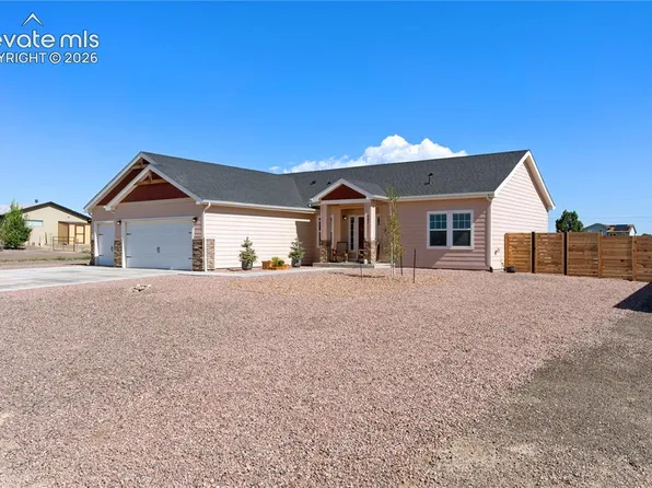 981 E Blackstone Dr, Pueblo West, CO 81007
