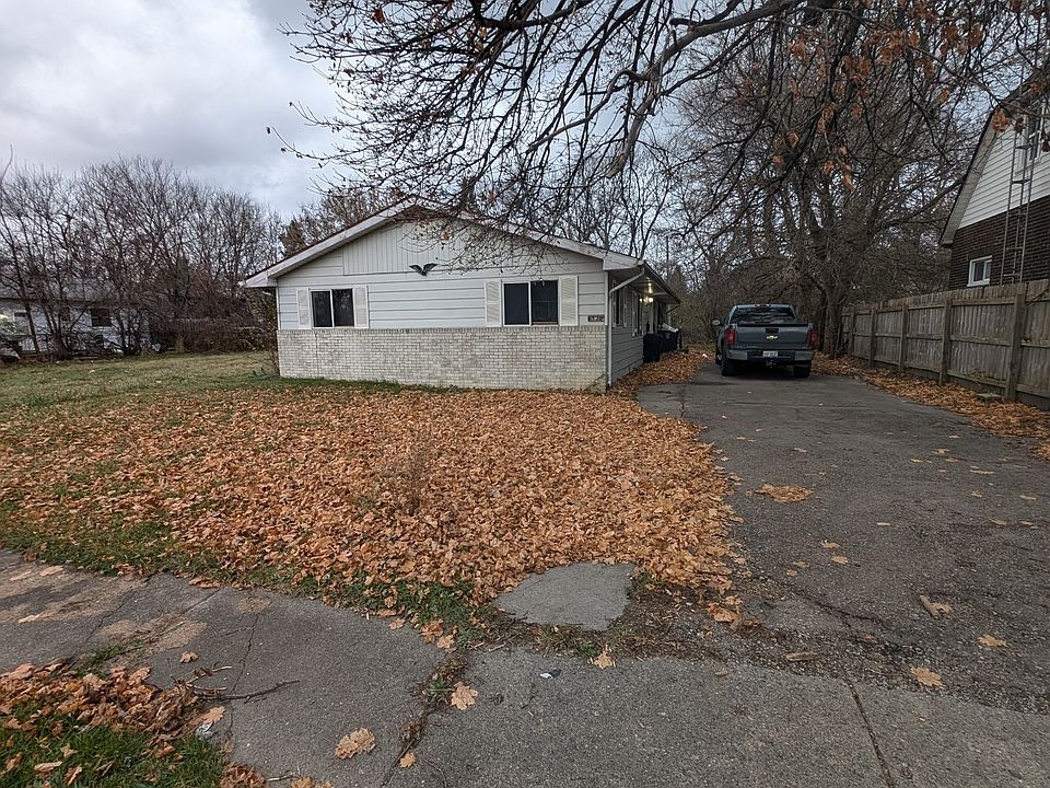 1st image of 1324 Earlmoor Blvd #2