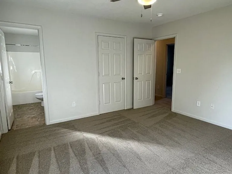 702 Patriot Ln — Photo 8