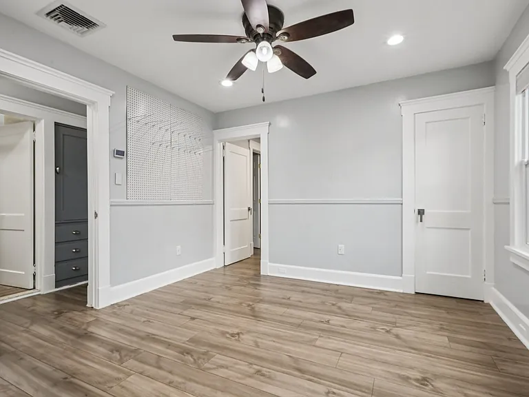 2FL - Bedroom