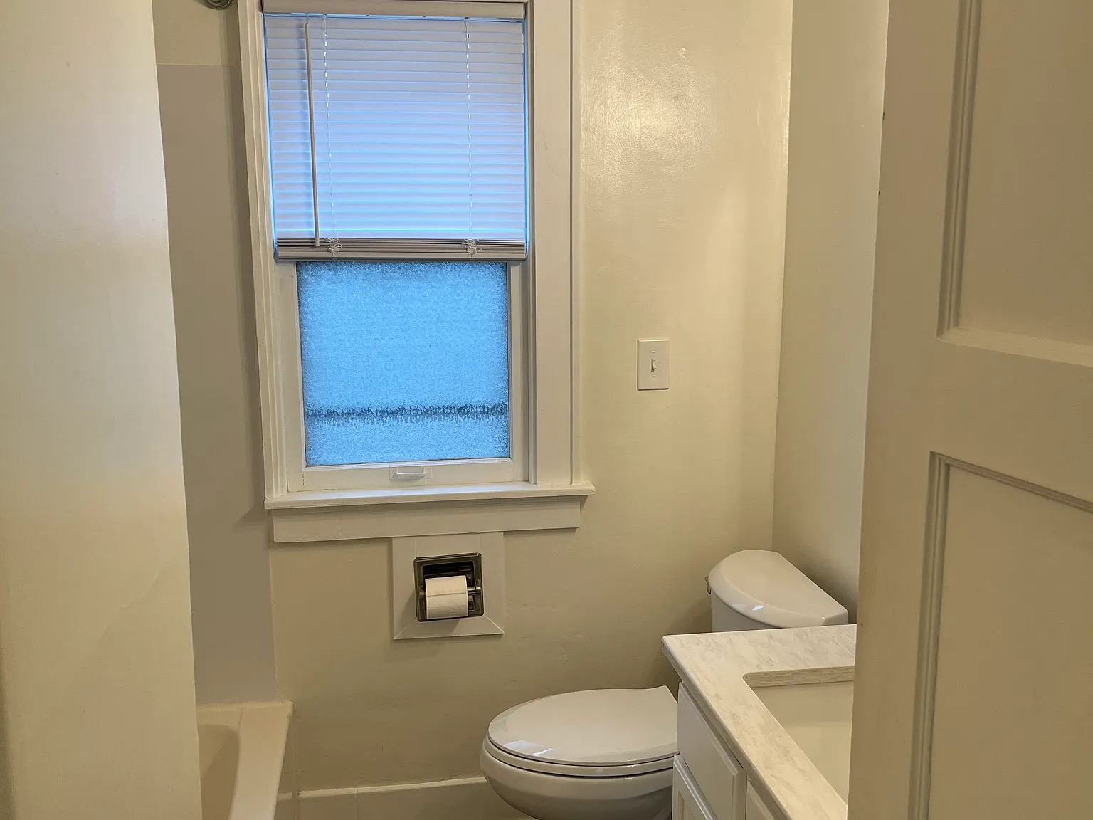 2 bed, 1100 sqft, $1,350 — Photo 4