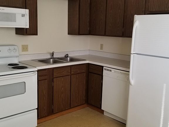 Another view of the kitchen