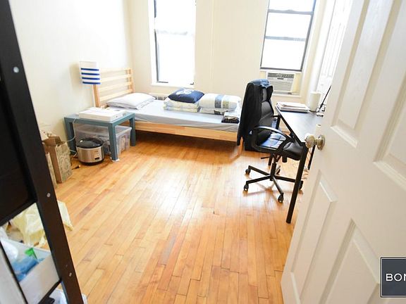 5th image of 303 E 5th St APT E2