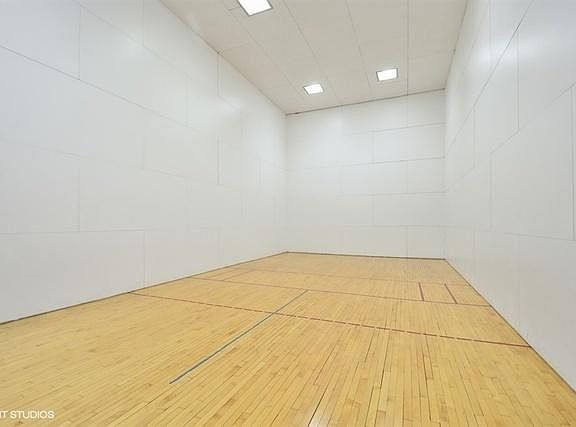 5th image of 211 E Ohio St APT 1903