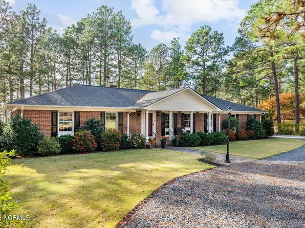 115 Lawrence Ovlk, West End, NC 27376