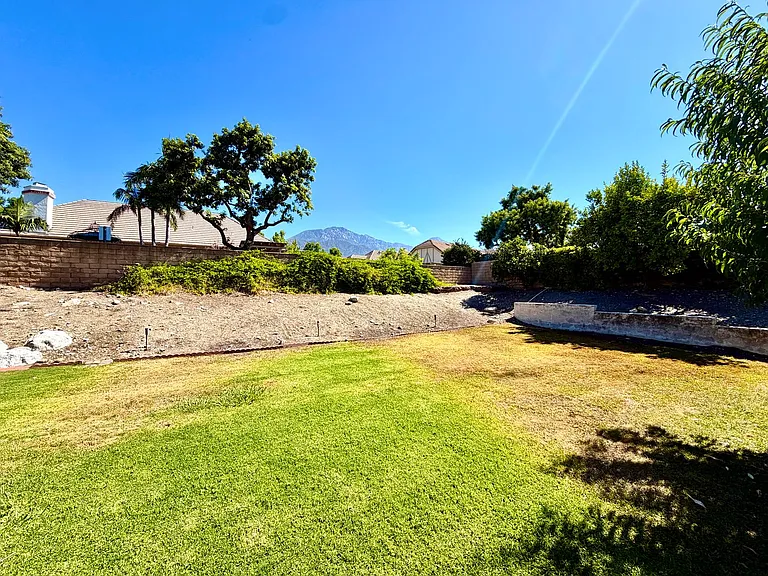 1345 Sunrise Cir N — Photo 26