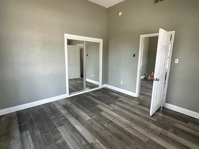 1813 E 20th Ave — Photo 15