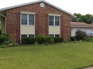 1545 Oregon Trl, Elk Grove Village, IL 60007