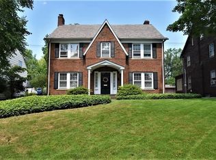 16707 Fernway Rd, Shaker Heights, OH 44120