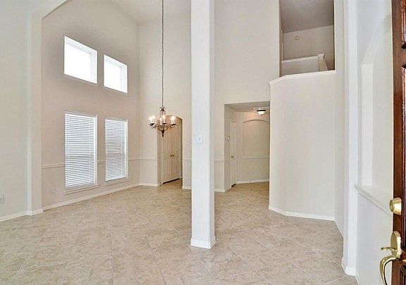 3rd image of 5118 Hillingworth Ct