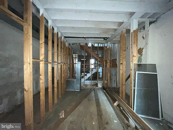 3rd image of 3006 Edmondson Ave