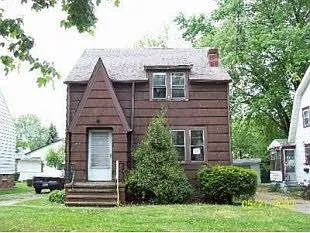 18970 Raymond St photo 1