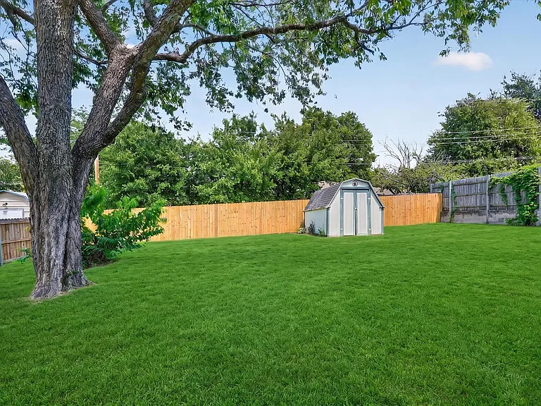 815 Wilson Dr — Photo 26