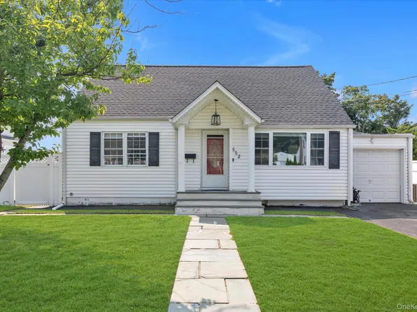 552 18th Street, West Babylon, NY 11704