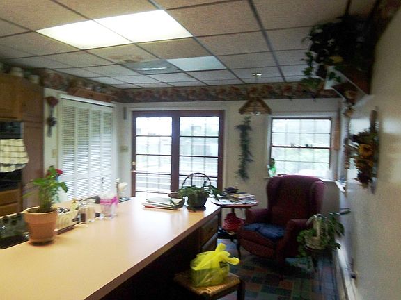 609 Side Modern Kitchen