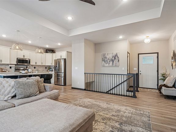 5th image of 1389 Cardinal Dr