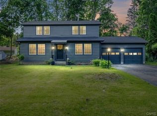 10 Sharon Ln, Camillus, NY 13031