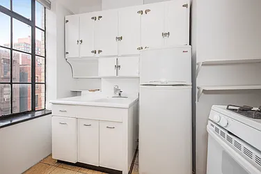 Rented by R New York