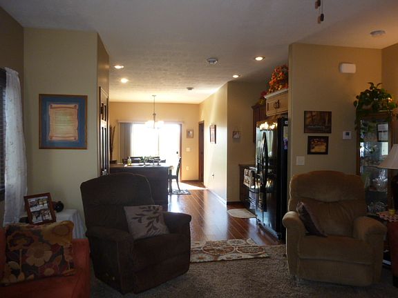 4th image of 737 E Eldorado Dr.