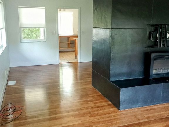 5th image of 450 McIntosh Rd