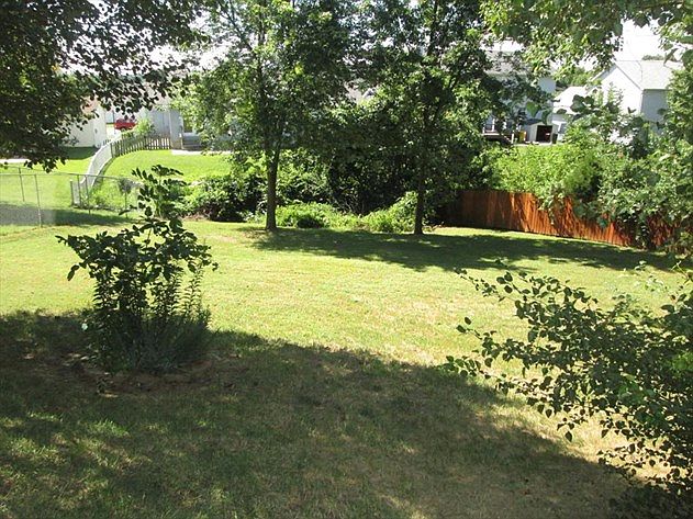 2nd image of 2819 Vineyard Dr