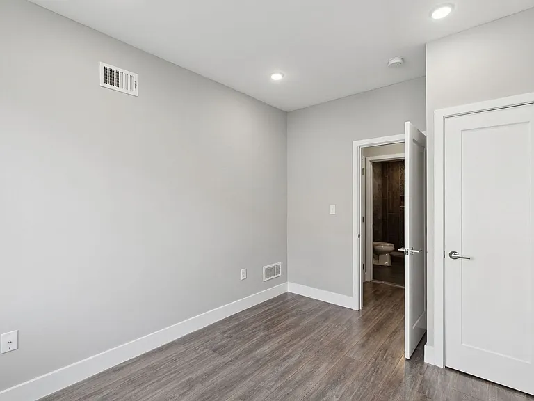 1845 E Huntingdon St — Photo 110