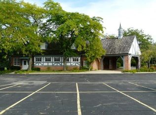 105 N Greenleaf St, Gurnee, IL 60031