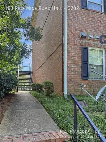 Riverbend Commons Unit G202 — Photo 2