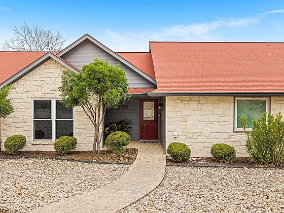 3rd image of 506 Winged Foot Ln