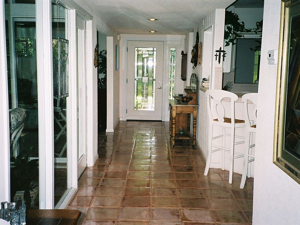 Hallway Facing Front Entry