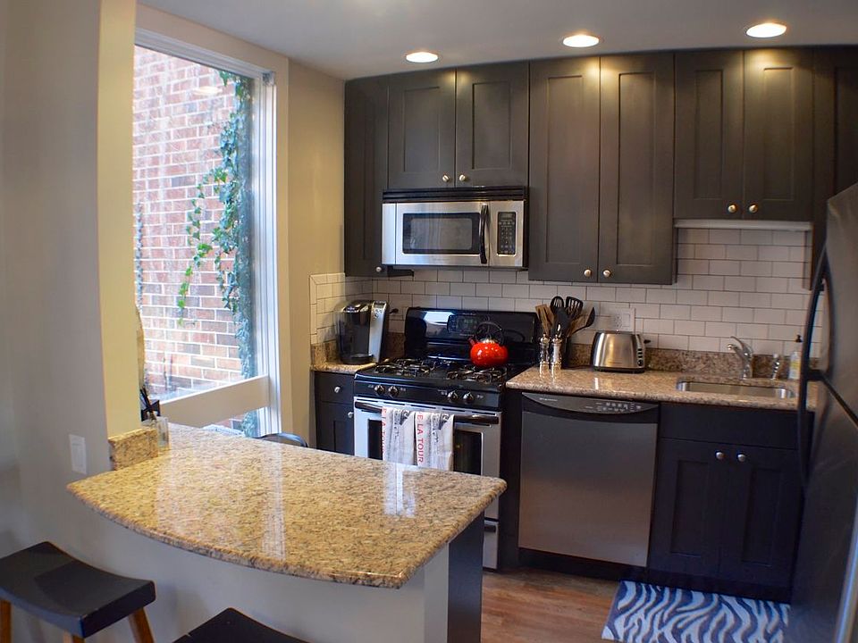 1st image of 2163 N Lincoln Ave