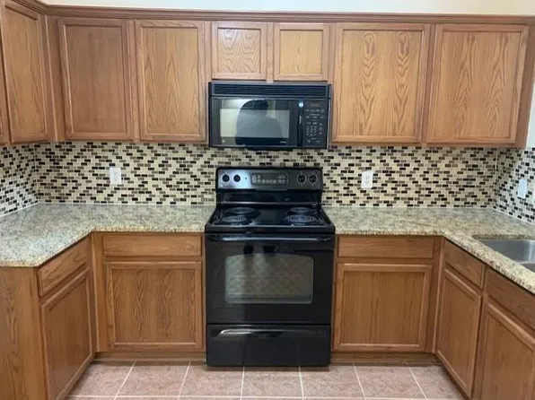 2226 Glacier Park Ln, Grand Prairie, TX 75050