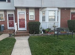 8 Begonia Ct, Sayreville, NJ 08872