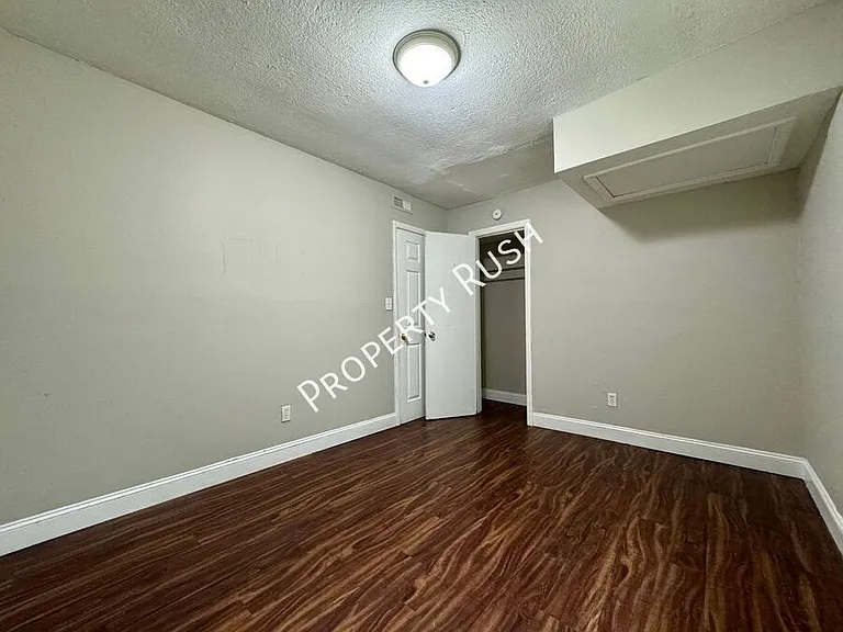 6303 Walden Ave #B — Photo 17