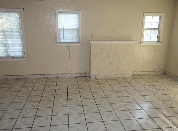 4th image of 226 N Campus Ave