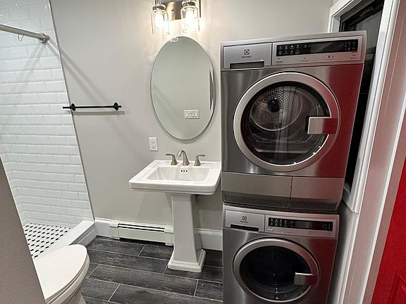 4th image of 39 Clark St Floor 1