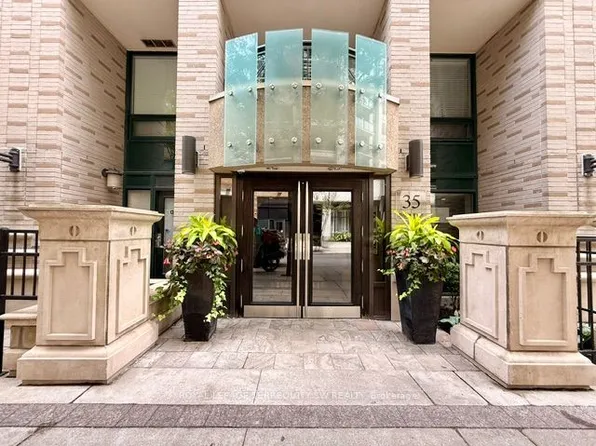 35 Hayden St, Toronto, ON