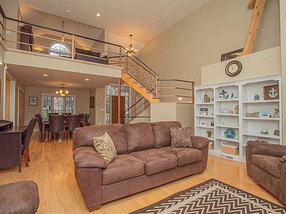 5th image of 17049 Walnut Ln