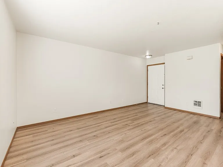 1812 E Coeur D Alene Ave #B — Photo 3